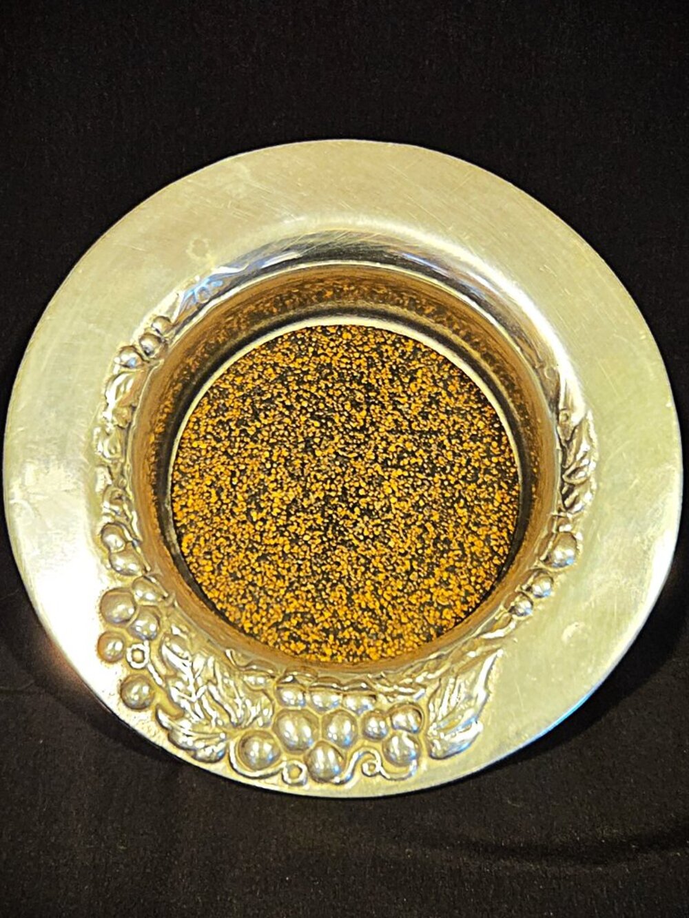 Elegant Silver-Tone Wine Bottle Holder / Wine Coaster – Grape & Vine Design